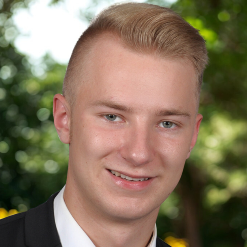  Roman Warzybok